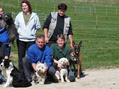 Uschi die Seminarleiterin (hinten links)